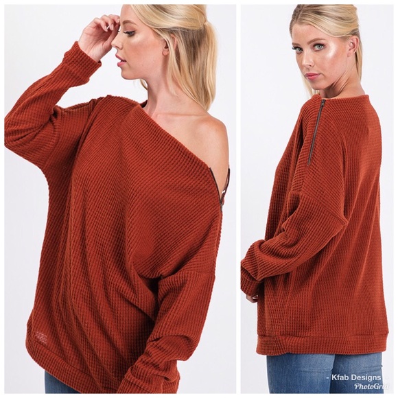 Tops - 🛍LAST 1! Wear 2 Ways Brick Waffle Top w/Zipper!